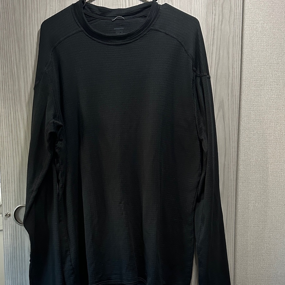 Patagonia Men's Black Thermal Long Sleeve Shirt